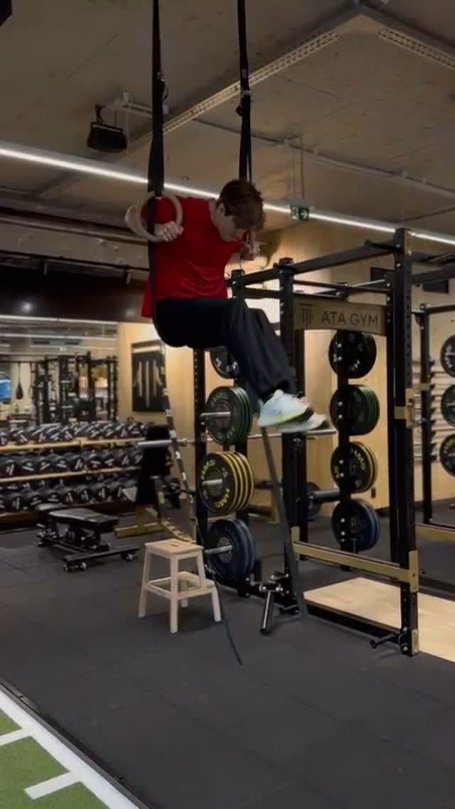 Muscle-up na kruzích